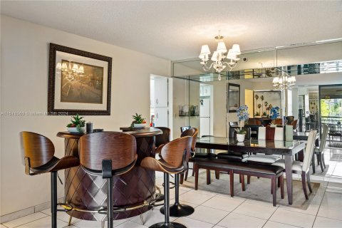 Copropriété à vendre à Pembroke Pines, Floride: 3 chambres, 121.7 m2 № 1150779 - photo 20