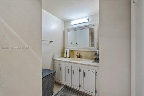 Copropriété à vendre à Pembroke Pines, Floride: 3 chambres, 121.7 m2 № 1150779 - photo 29