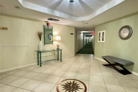 Copropriété à vendre à Pembroke Pines, Floride: 3 chambres, 121.7 m2 № 1150779 - photo 3