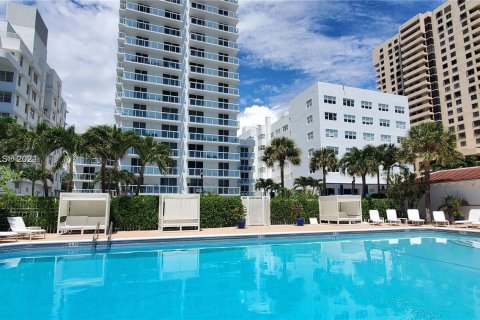 Condo in Miami Beach, Florida, 2 bedrooms  № 1151191 - photo 24