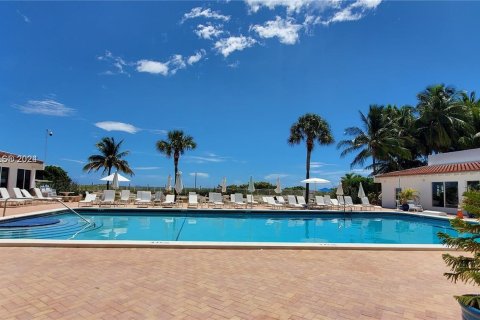 Condo in Miami Beach, Florida, 2 bedrooms  № 1151191 - photo 28