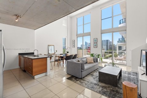 Condominio en venta en Miami, Florida, 1 dormitorio, 131.09 m2 № 1410876 - foto 8