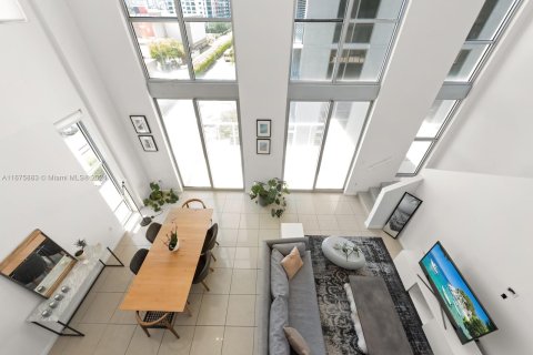 Condominio en venta en Miami, Florida, 1 dormitorio, 131.09 m2 № 1410876 - foto 11