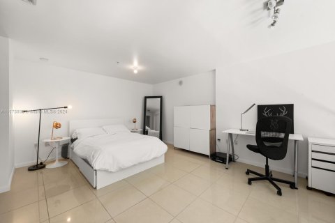 Condominio en venta en Miami, Florida, 1 dormitorio, 131.09 m2 № 1410876 - foto 15