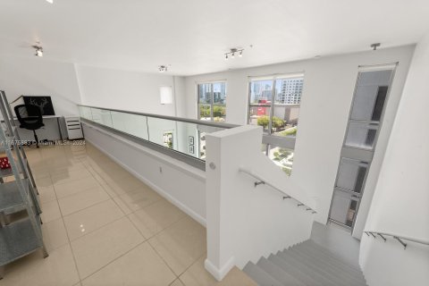 Condominio en venta en Miami, Florida, 1 dormitorio, 131.09 m2 № 1410876 - foto 10