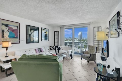 Condo in Miami Beach, Florida, 1 bedroom  № 1410874 - photo 4