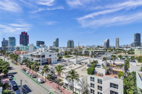 Condo in Miami Beach, Florida, 1 bedroom  № 1410874 - photo 27