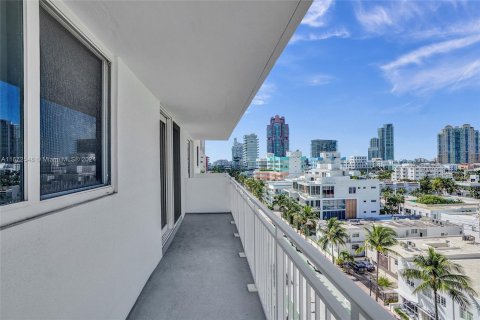 Condo in Miami Beach, Florida, 1 bedroom  № 1410874 - photo 23