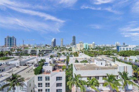 Condo in Miami Beach, Florida, 1 bedroom  № 1410874 - photo 26