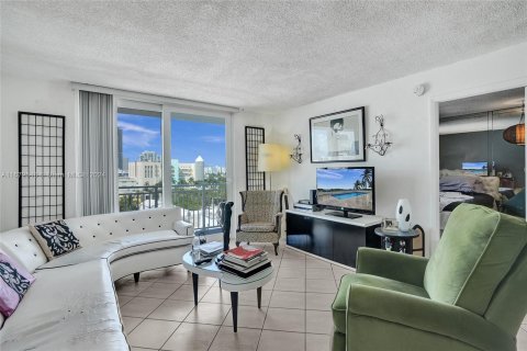 Condo in Miami Beach, Florida, 1 bedroom  № 1410874 - photo 5