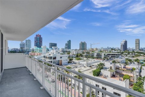 Condo in Miami Beach, Florida, 1 bedroom  № 1410874 - photo 22