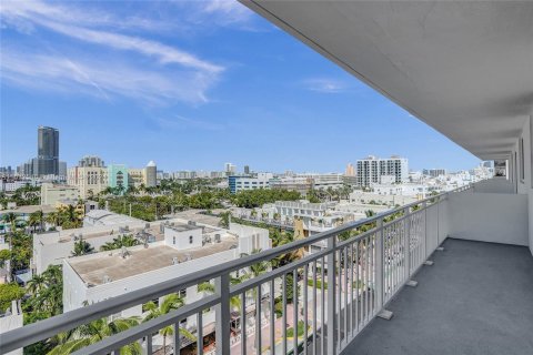 Condo in Miami Beach, Florida, 1 bedroom  № 1410874 - photo 21