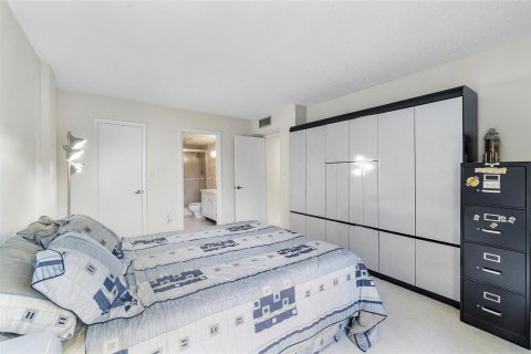 Condominio en venta en Lauderhill, Florida, 2 dormitorios, 103.68 m2 № 996478 - foto 10
