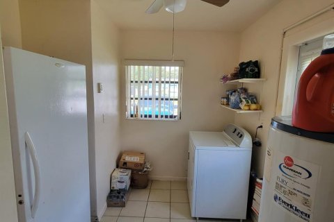 House in Miami, Florida 3 bedrooms, 154.78 sq.m. № 1117896 - photo 14