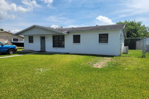 House in Miami, Florida 3 bedrooms, 154.78 sq.m. № 1117896 - photo 2