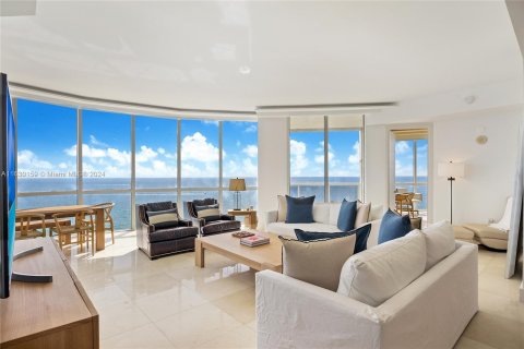 Condominio en venta en Sunny Isles Beach, Florida, 3 dormitorios, 199.09 m2 № 1294153 - foto 3