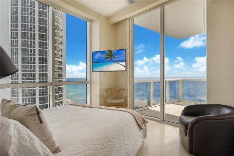 Condominio en venta en Sunny Isles Beach, Florida, 3 dormitorios, 199.09 m2 № 1294153 - foto 13