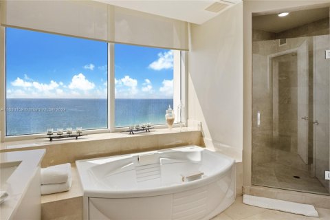 Condominio en venta en Sunny Isles Beach, Florida, 3 dormitorios, 199.09 m2 № 1294153 - foto 19