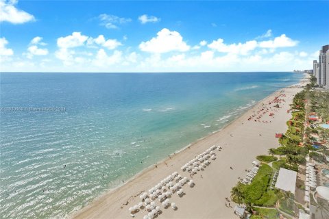 Condo in Sunny Isles Beach, Florida, 3 bedrooms  № 1294153 - photo 17