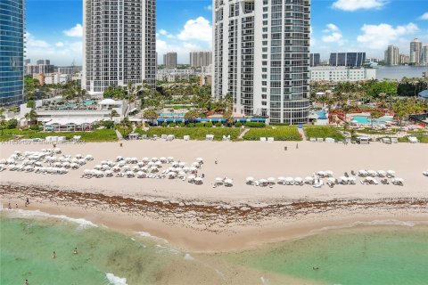 Condominio en venta en Sunny Isles Beach, Florida, 3 dormitorios, 199.09 m2 № 1294153 - foto 29