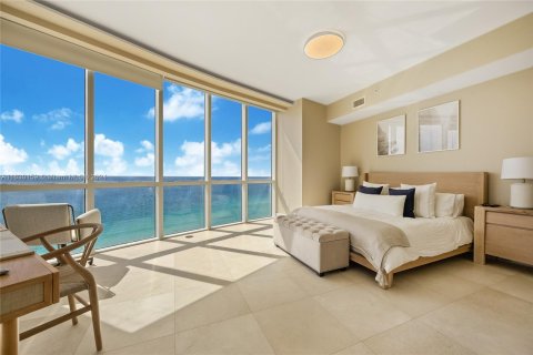 Condominio en venta en Sunny Isles Beach, Florida, 3 dormitorios, 199.09 m2 № 1294153 - foto 15