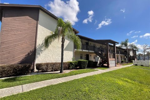 Copropriété à vendre à Port Richey, Floride: 1 chambre, 55.18 m2 № 1343516 - photo 1