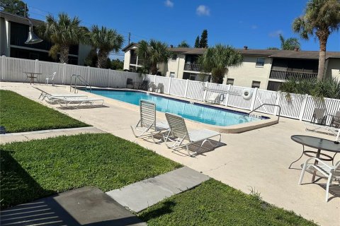 Condo in Port Richey, Florida, 1 bedroom  № 1343516 - photo 17