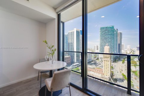 Condo in Miami, Florida, 1 bedroom  № 1385819 - photo 9