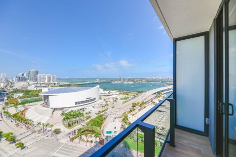 Condo in Miami, Florida, 1 bedroom  № 1385819 - photo 18