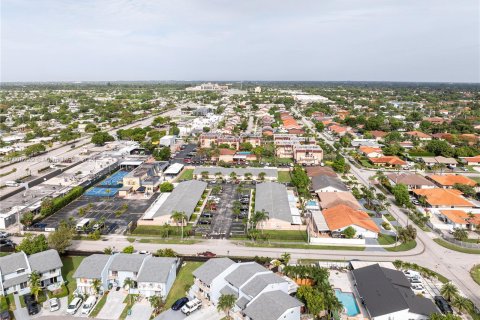 Villa ou maison à vendre à Miami, Floride: 2 chambres, 117.06 m2 № 1385858 - photo 4