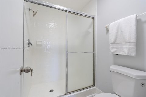 Condo in Deerfield Beach, Florida, 3 bedrooms  № 1385818 - photo 17