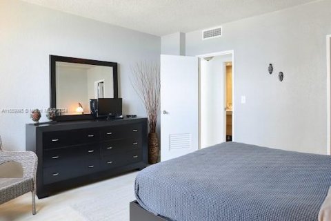 Copropriété à vendre à Hollywood, Floride: 1 chambre, 81.2 m2 № 1389519 - photo 12