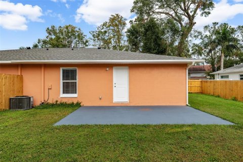 Townhouse in Tampa, Florida 3 bedrooms, 93.83 sq.m. № 1436929 - photo 19