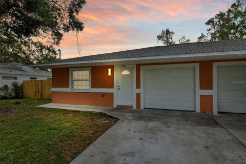 Townhouse in Tampa, Florida 3 bedrooms, 93.83 sq.m. № 1436929 - photo 1