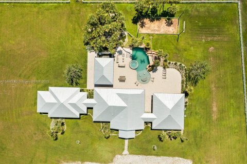 Casa en venta en Okeechobee, Florida, 7 dormitorios № 862345 - foto 4