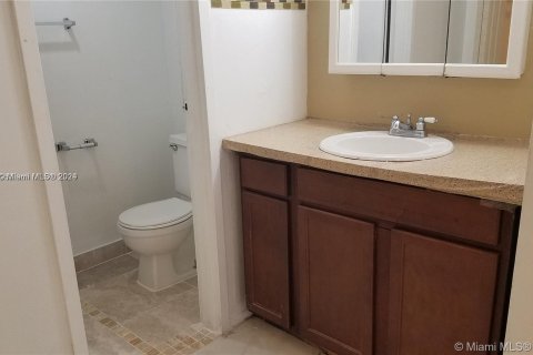 Condo in Lauderdale Lakes, Florida, 2 bedrooms  № 1272568 - photo 10