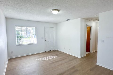 Duplex à vendre à Lake Wales, Floride: 2 chambres, 79.71 m2 № 867735 - photo 6