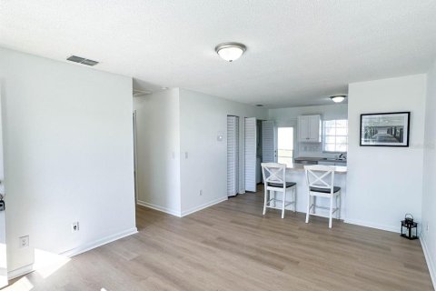 Duplex à vendre à Lake Wales, Floride: 2 chambres, 79.71 m2 № 867735 - photo 5