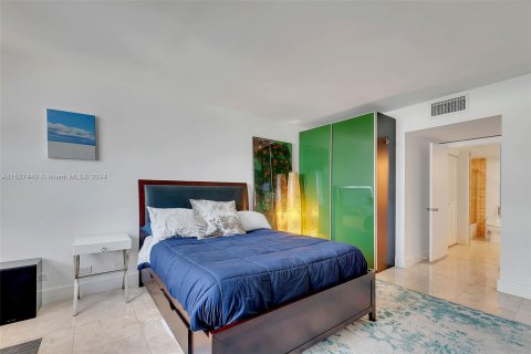 Condo in Miami Beach, Florida, 1 bedroom  № 995386 - photo 11