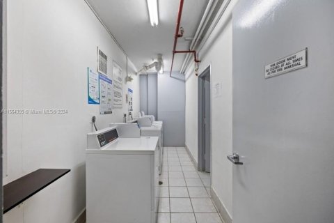 Copropriété à vendre à Miami Beach, Floride: 2 chambres, 94.67 m2 № 1375926 - photo 21