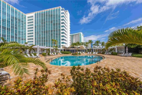 Copropriété à vendre à Miami Beach, Floride: 2 chambres, 94.67 m2 № 1375926 - photo 6