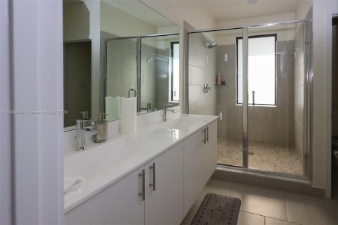 Condominio en venta en Doral, Florida, 2 dormitorios, 104.42 m2 № 1127312 - foto 14