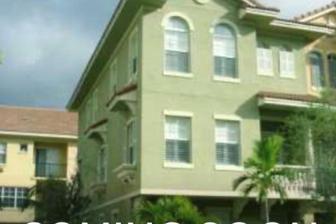 Купить таунхаус в Палм-Бич-Гарденс, Флорида 3 спальни, 210.05м2, № 1155903 - фото 1