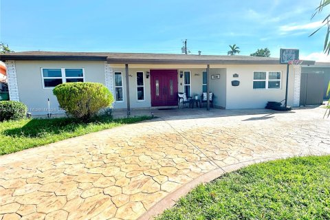 Casa en venta en Miramar, Florida, 4 dormitorios, 166.67 m2 № 1396090 - foto 1