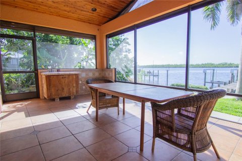 Villa ou maison à vendre à Punta Gorda, Floride: 4 chambres, 272.48 m2 № 1261885 - photo 18