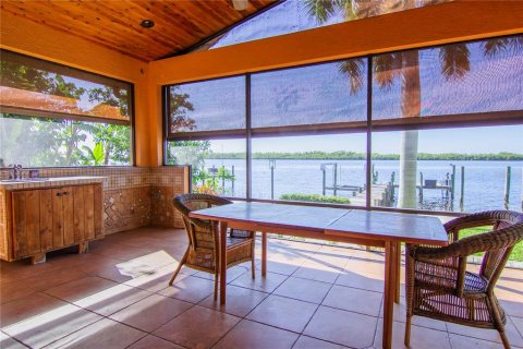 Villa ou maison à vendre à Punta Gorda, Floride: 4 chambres, 272.48 m2 № 1261885 - photo 19