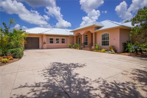 Villa ou maison à vendre à Punta Gorda, Floride: 4 chambres, 272.48 m2 № 1261885 - photo 7