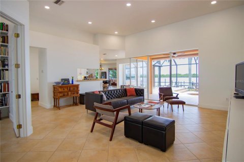 Villa ou maison à vendre à Punta Gorda, Floride: 4 chambres, 272.48 m2 № 1261885 - photo 9