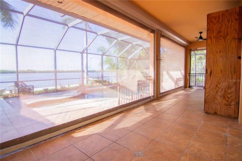 Villa ou maison à vendre à Punta Gorda, Floride: 4 chambres, 272.48 m2 № 1261885 - photo 29