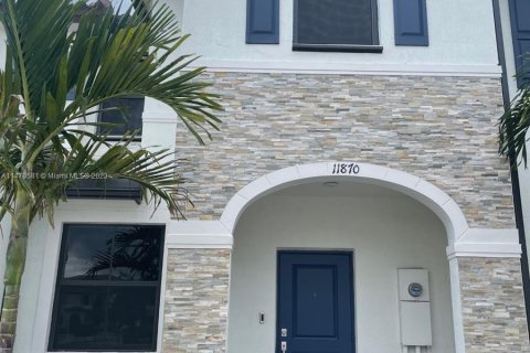 Villa ou maison à vendre à Homestead, Floride: 3 chambres, 129.41 m2 № 784395 - photo 2